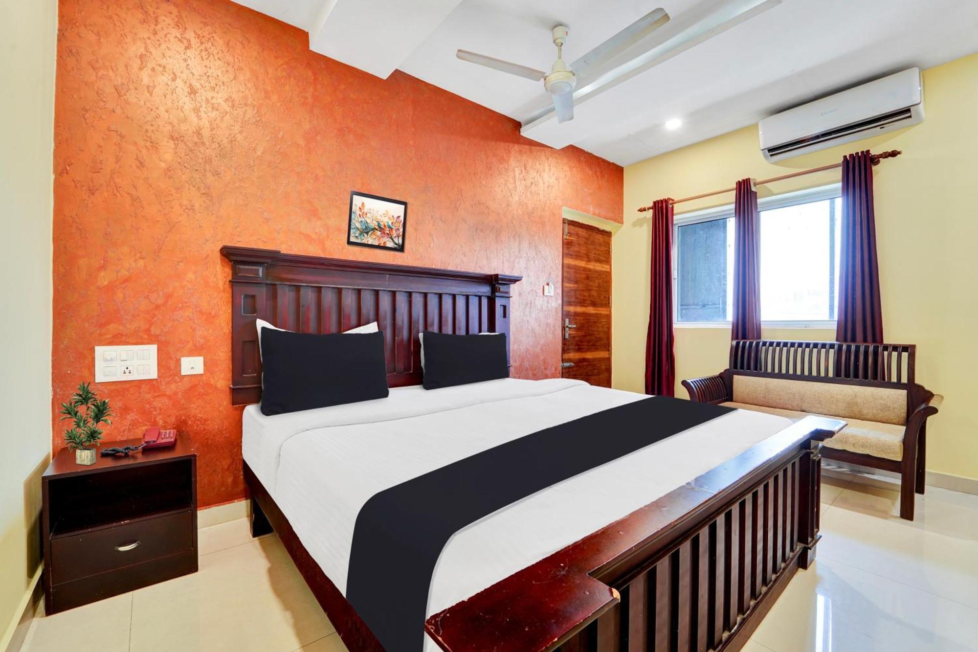 Hotel Super Townhouse Ernakulam North à Kochi Extérieur photo