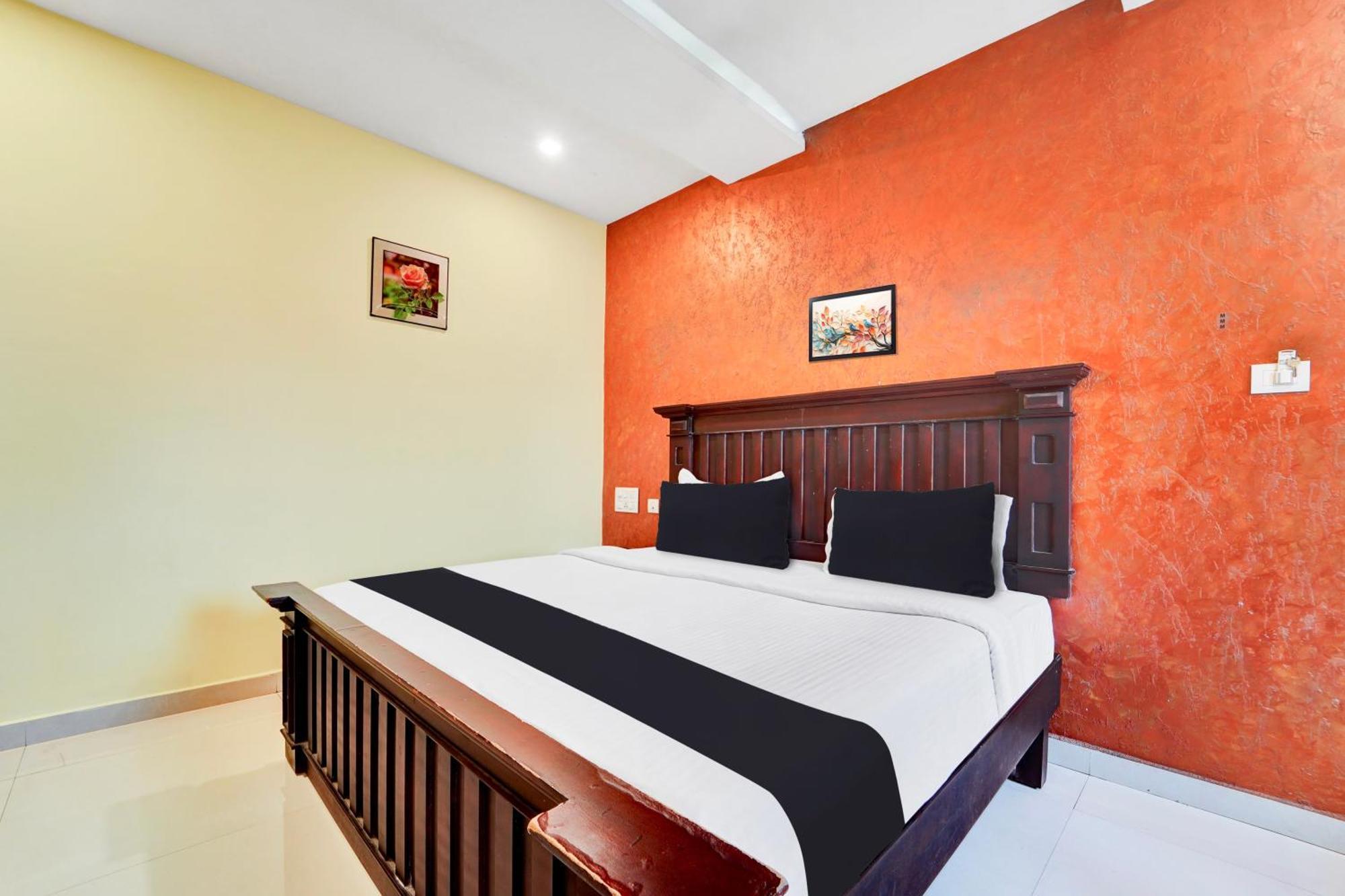 Hotel Super Townhouse Ernakulam North à Kochi Extérieur photo