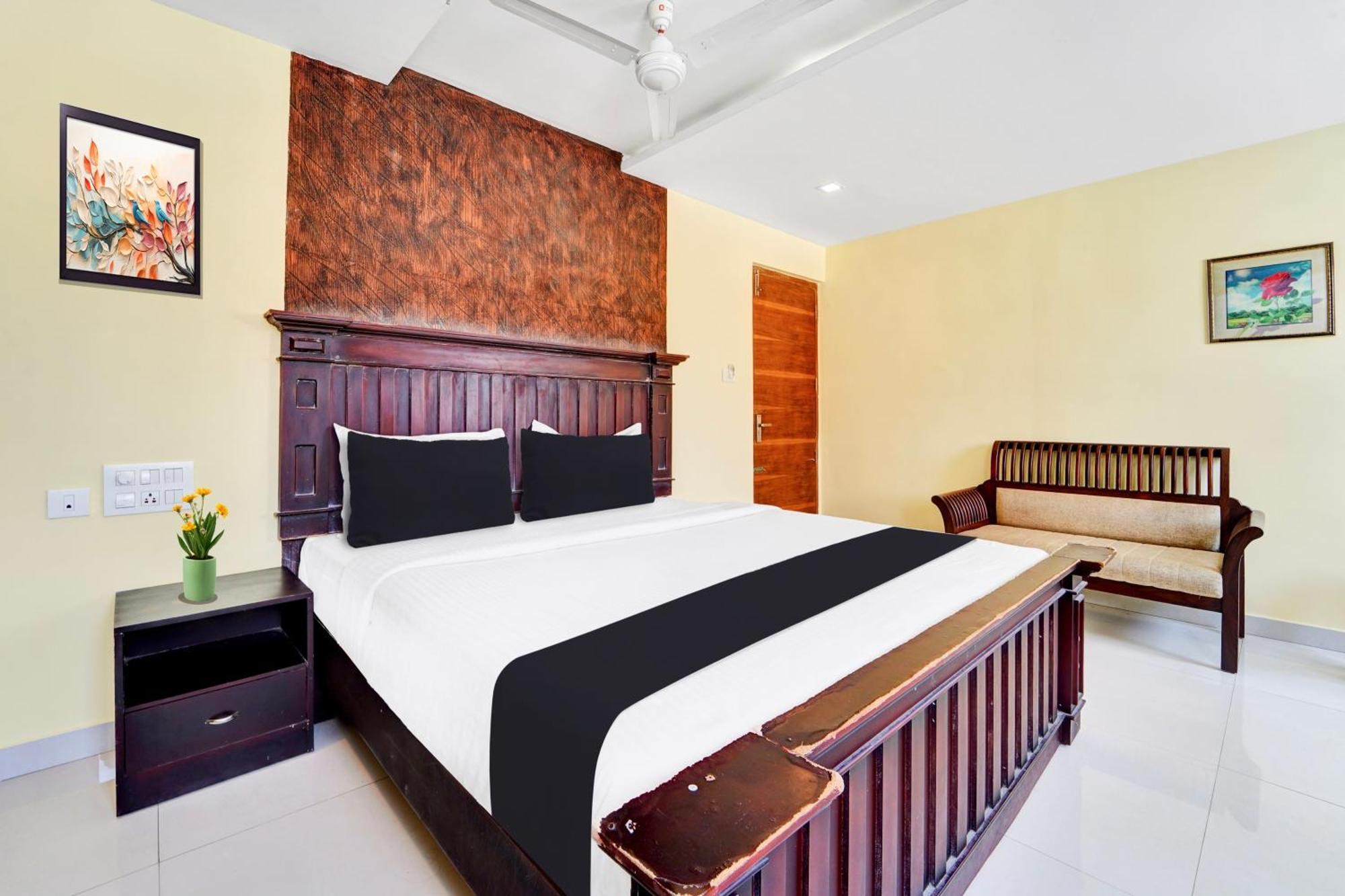Hotel Super Townhouse Ernakulam North à Kochi Extérieur photo